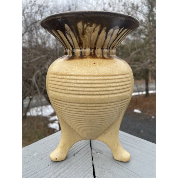 Antique Early 20th C. TECO Ribbed Tripod Footed Yellow Glazed Art Deco Pottery - Picture 15 of 16